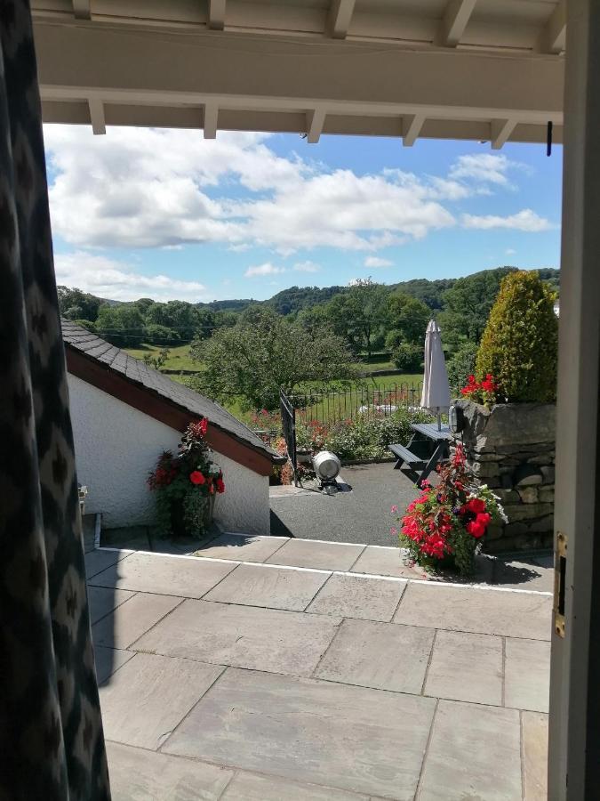 The Brown Horse Inn Winster  Екстер'єр фото